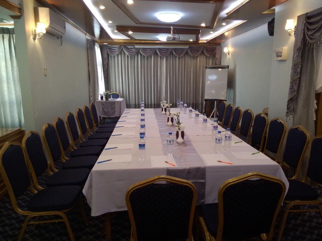 Hotel Dingar Мандалей Екстериор снимка